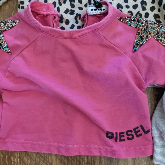 Designer toddler girls sweatshirt and vest bundle - Picture 3 of 8